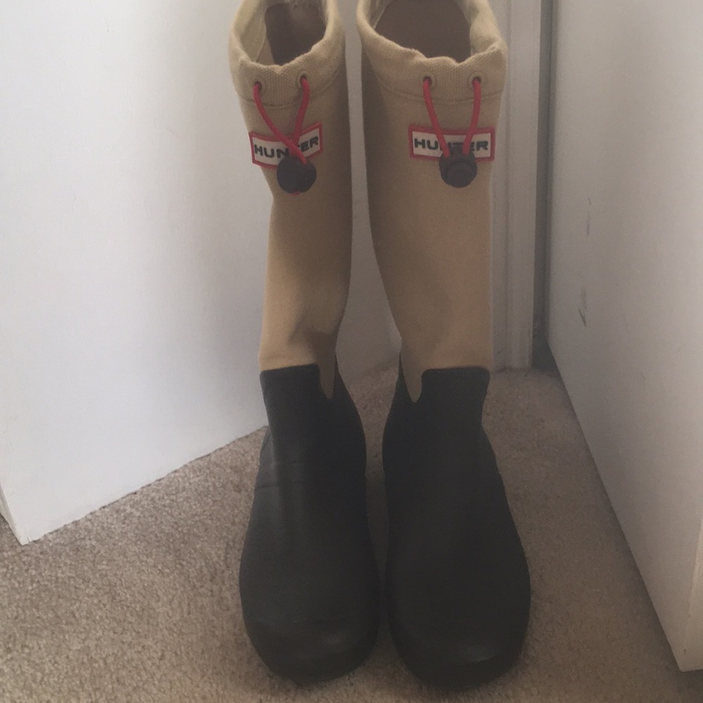 Hunter packable rain boots. Worn once.